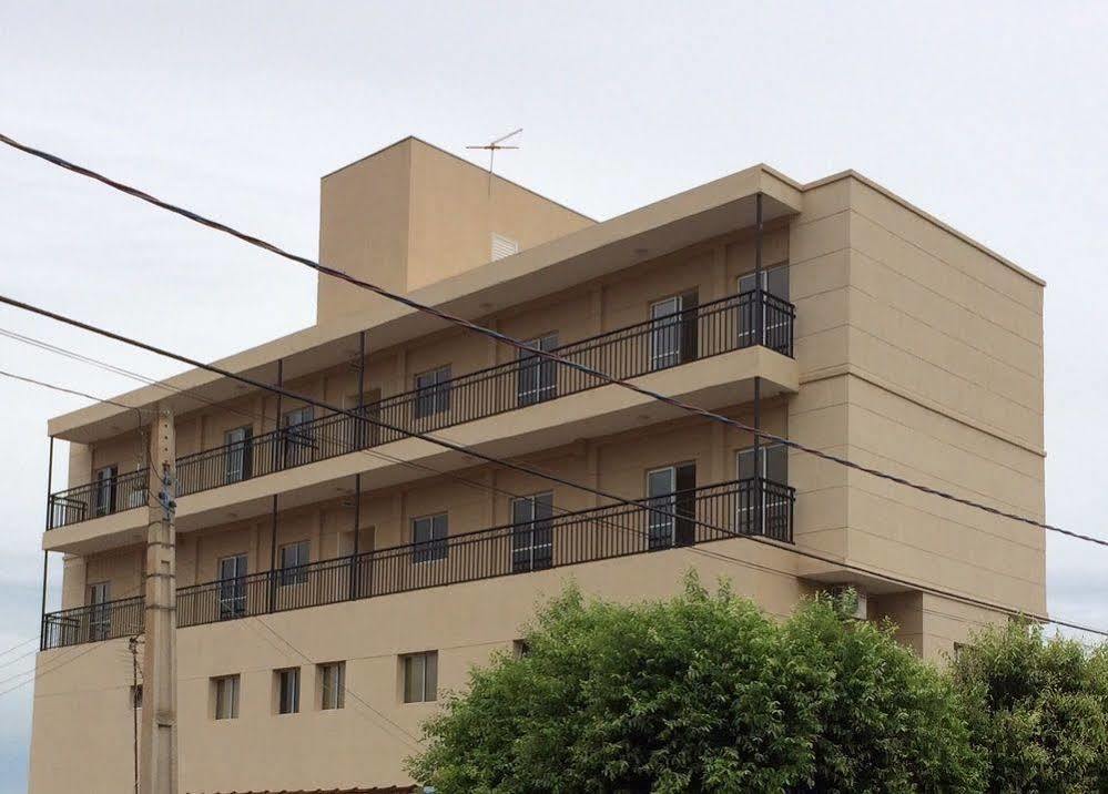 Flor Que Ri - Flats Mobiliados Na Melhor Localizacao Olímpia Esterno foto